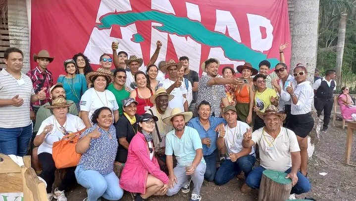 Continúan en todo el país los encuentros  municipales con las CPA, los activos de jóvenes campesinos, encuentros con productores del movimiento de avanzada y talleres de vigilancia, todos como parte de las actividades en saludo al 65 aniversario. #AnapCuba