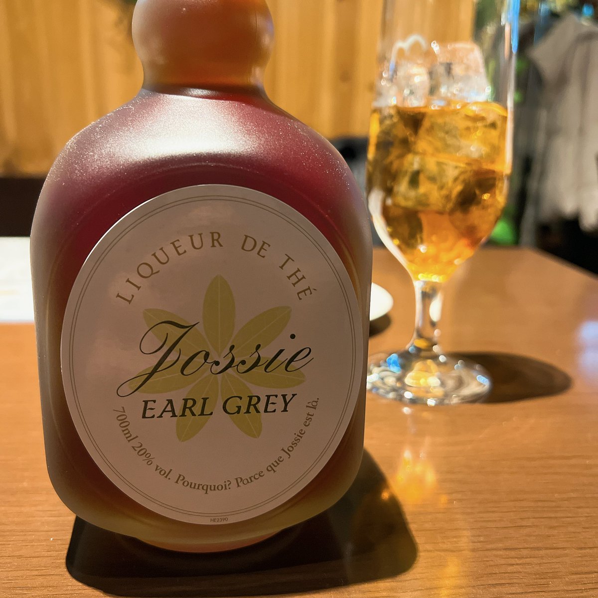 nem_hero's tweet photo. 今ジョシーティーリキュールて名前のアールグレイのお酒飲んでるんですが、めちゃめちゃ美味しい！
香りが半端なく良くてみんな飲んでみて欲しい。ハマるよこれ！ https://t.co/CmbUJSVqTo