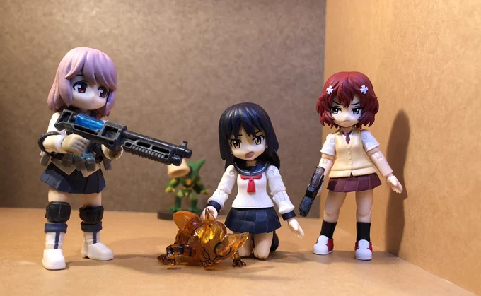 セルの抜け殻コレもクリアでセミの抜け殻っぽさがすごいコレアニメとかで色どんなだったっけ?もう一台のタイムマシンとか謎の抜け殻とか原作でこの辺の得体のしれなさはドキドキした 