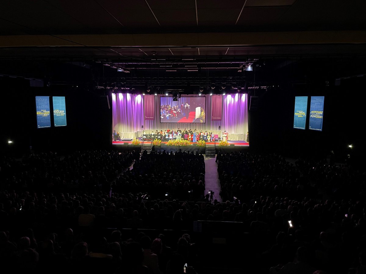brightonalumni's tweet image. And we’re off!  👏🎓 What an amazing atmosphere!

#brightonforever