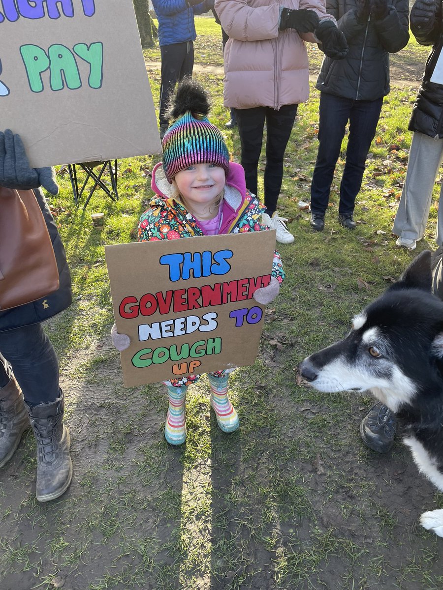 EmilySmithCF's tweet photo. ‘Rishi, physios taught me to cough up and I’m only 3, now it’s your turn’ #CSP4FairPay #RishiSunak https://t.co/TFoAMUl2Kh