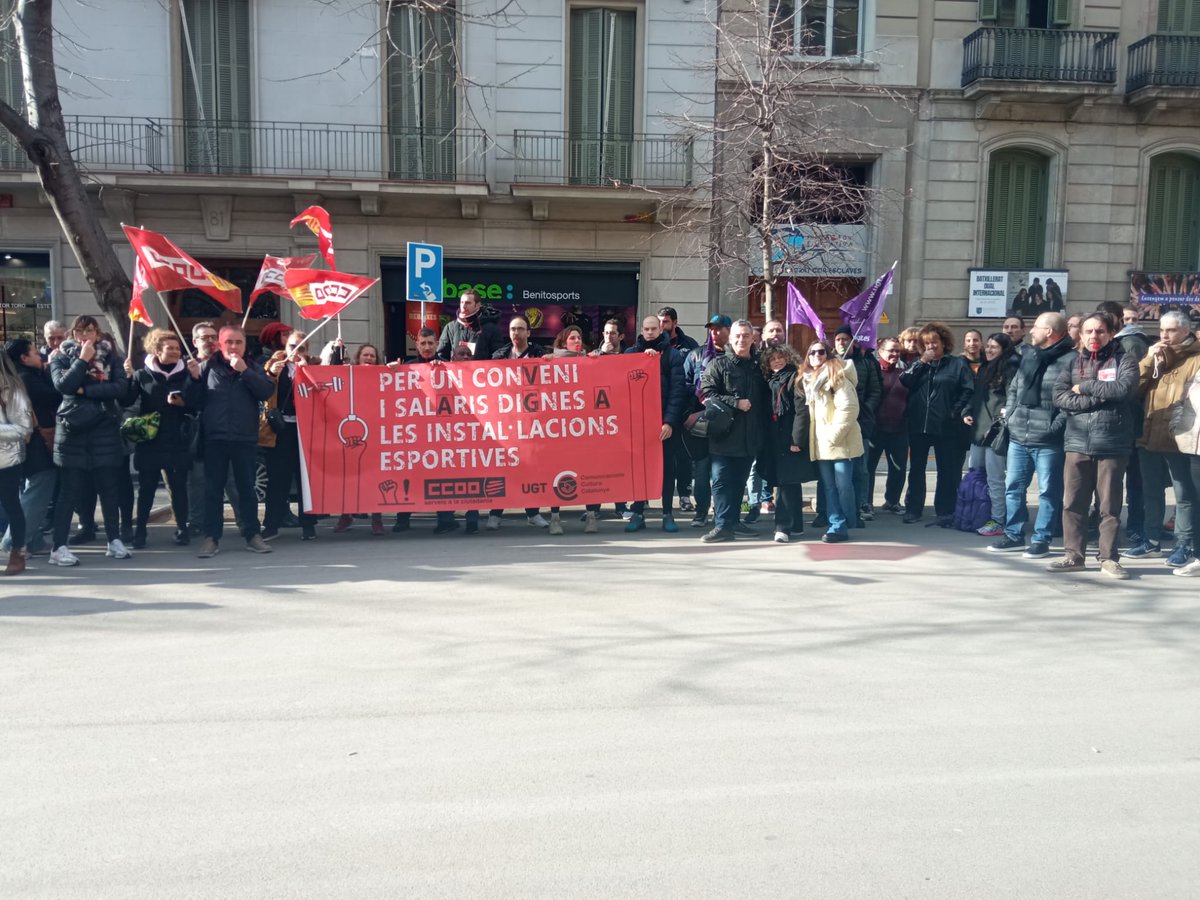 ccoo_fsc_cat's tweet photo. Avui continuem les concentracions davant l'UFEC i l'empresa Forus per desbloquejar el conveni d'instal·lacions esportives de Catalunya. No pararem! #SalariOConflicte https://t.co/h56HSkc8hw