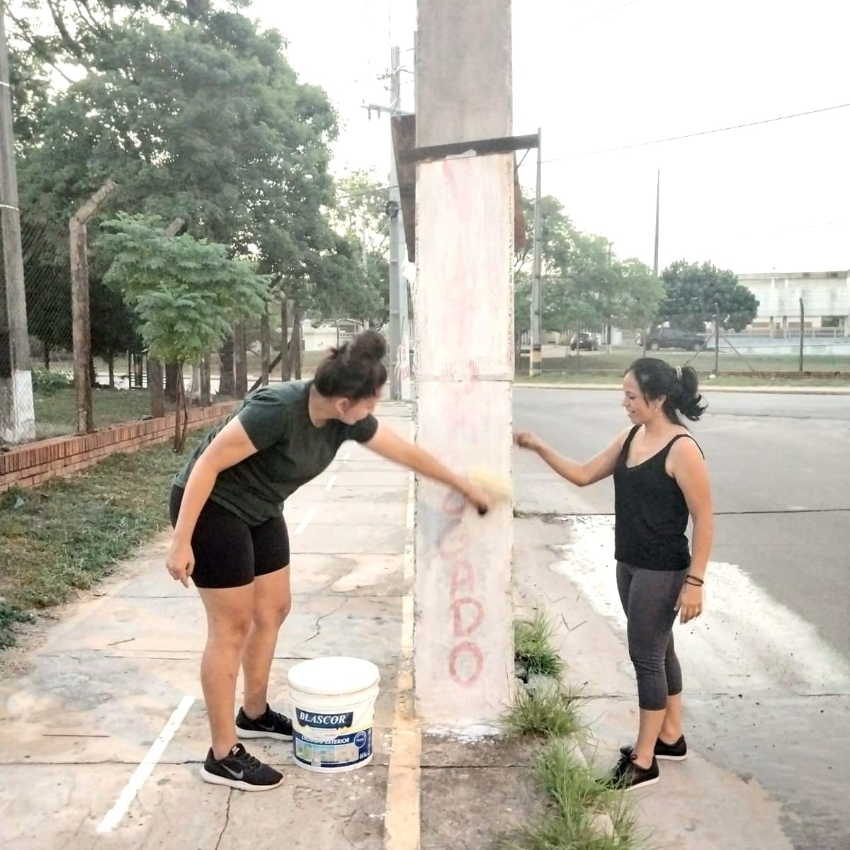 manularapy's tweet image. 🚮 #LaPrevia 🙌🏼

Ayer a la tarde decidimos, con el equipo, empezar ya las tareas de limpieza de nuestro querido Zeballos Cue, anticipando lo que va a ser la gran jornada del sábado 👇🏼