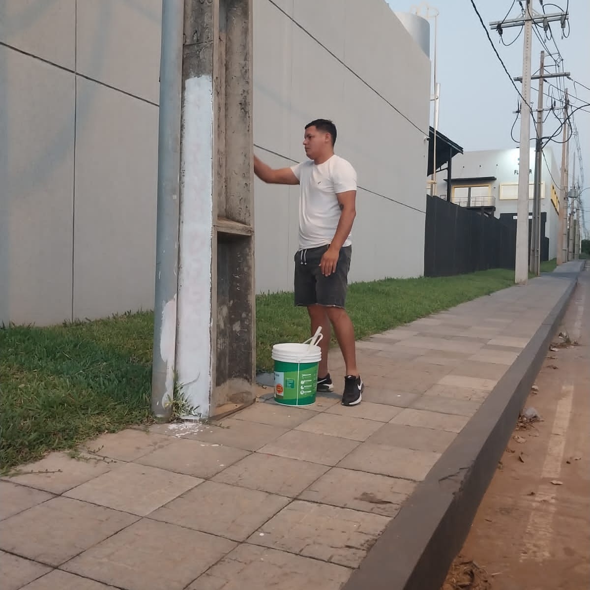 manularapy's tweet image. 🚮 #LaPrevia 🙌🏼

Ayer a la tarde decidimos, con el equipo, empezar ya las tareas de limpieza de nuestro querido Zeballos Cue, anticipando lo que va a ser la gran jornada del sábado 👇🏼