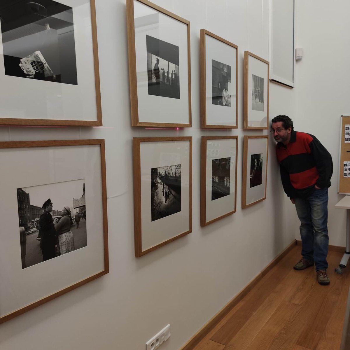 adelefugere's tweet photo. La Châtaigneraie (85) c’est 2600 habs. Sa médiathèque accueille du 18.02 au 20.05 une #expo de #VivianMaier. Je trouve ça tellement bien qu’une petite commune se démène pour accueillir le travail de ce grand nom de la photo. #province 👏👏👏
📷 Médiathèque La Châtaigneraie https://t.co/jGD1xJnKMl