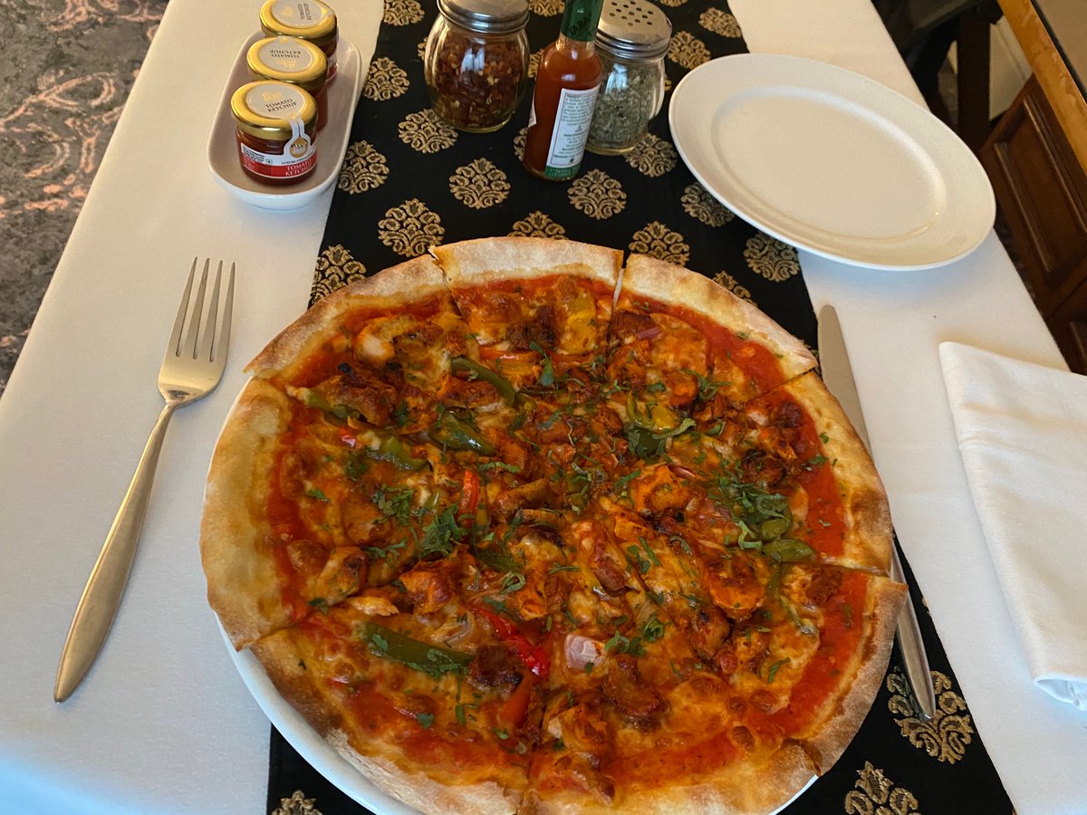 WMotivvvv's tweet photo. Chicken tikka pizza #indian #pizza #foodie #cooking #snack #dinner https://t.co/UdxcnkuI3J