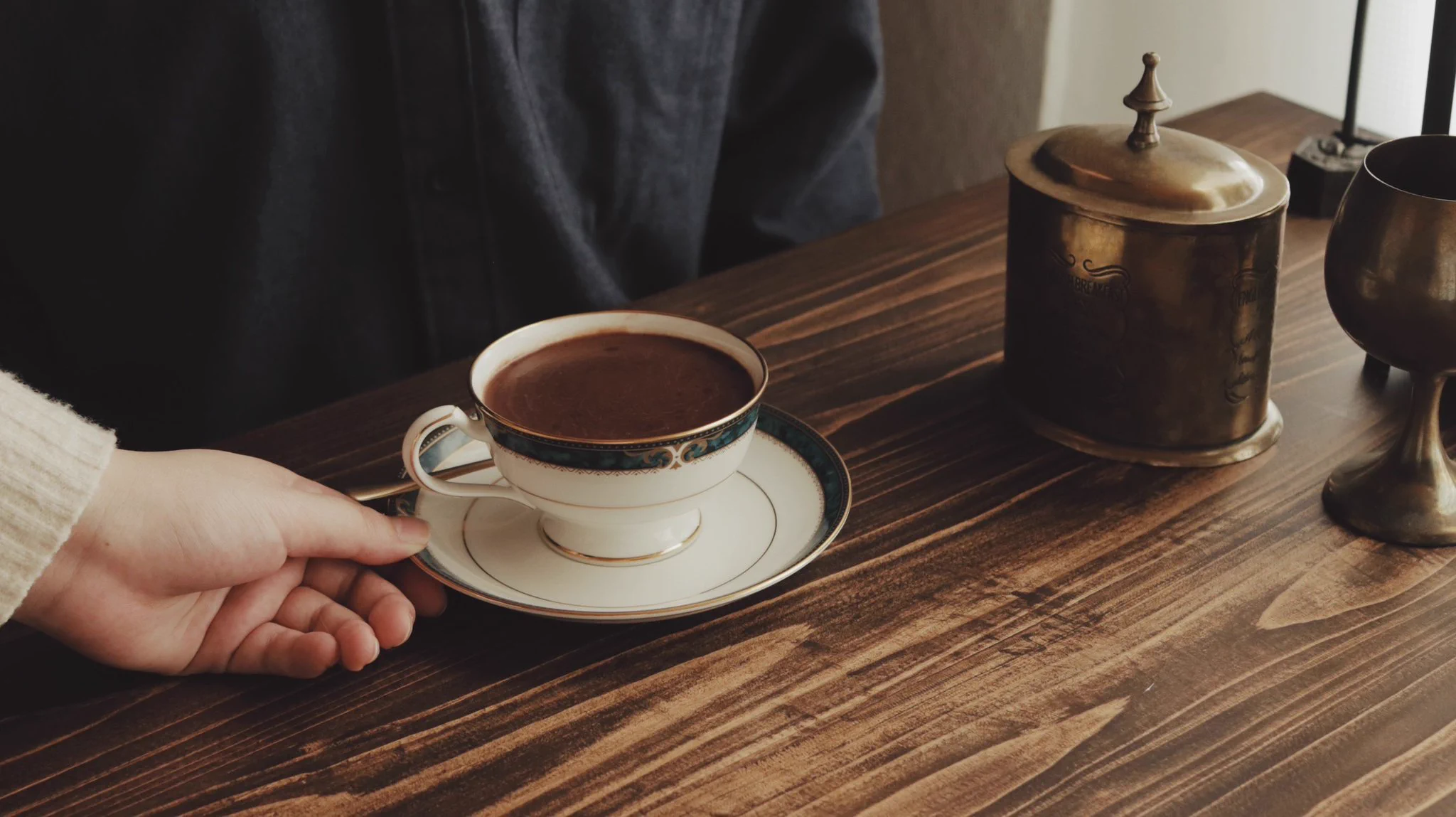 簡単で最高！KALDIの割って溶かして飲むホットチョコレート！