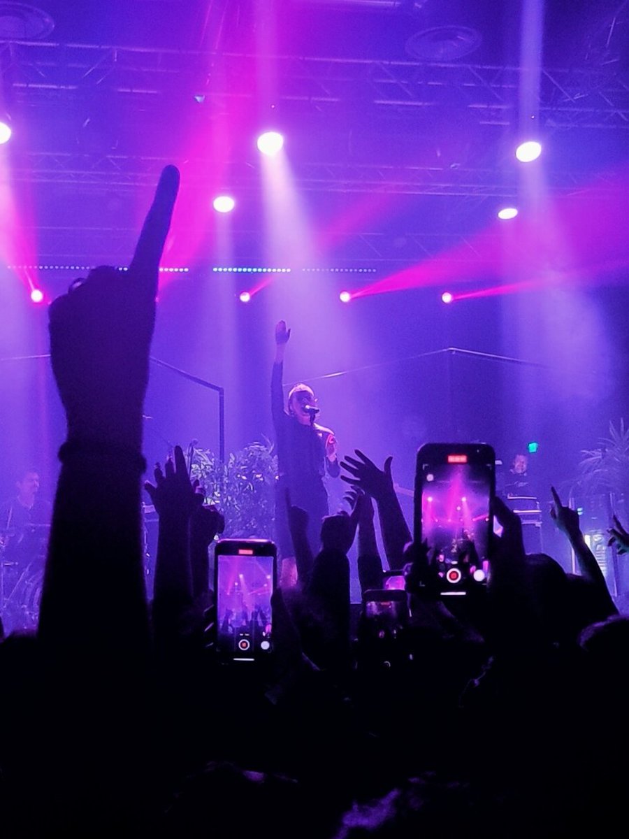 chia_esp's tweet photo. @ThisIsPVRIS, 8 feb 2023 🤍
Magazzini Generali - Milano https://t.co/MVVygGTaw4