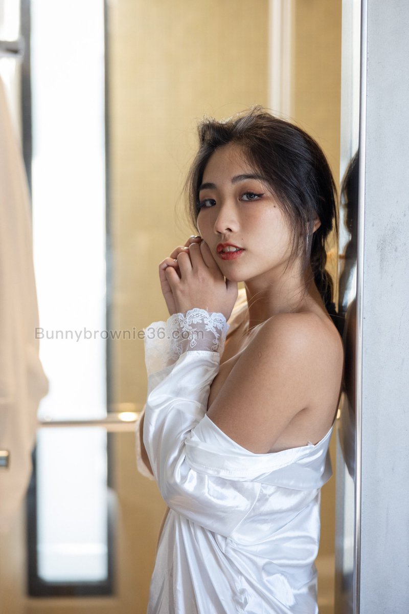 嘿尼🐰Bunni on Twitter: "Ur Valentine’s gift is on my onlyfans🎁🥕😳"