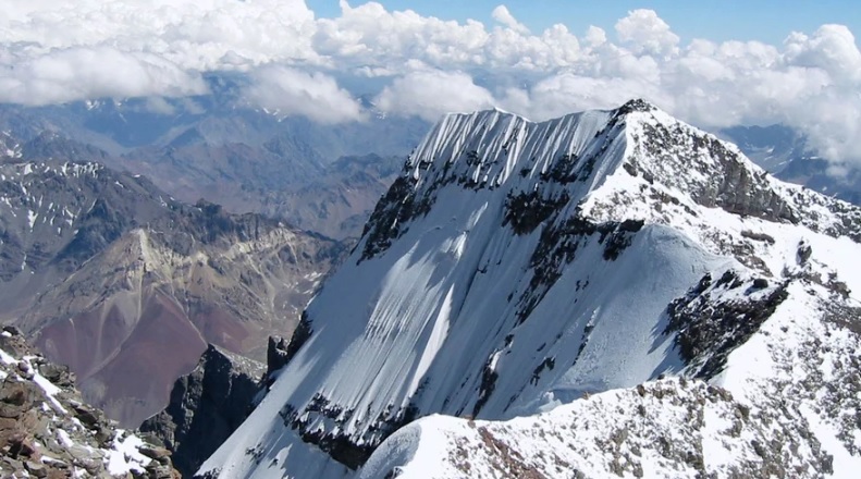 revistacodigos's tweet photo. Murió otro #andinista en el #Aconcagua: es la tercera #víctima en cinco días https://t.co/7LSqYGgDtD https://t.co/58F54AxseH