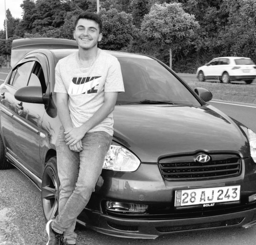 _Yokuss's tweet photo. Eski futbolcumuz Saruhan bolatın Vefatını büyük bir üzüntüyle öğrenmiş bulunmaktayız Başımız sağolsun 🙏

#Saruhanbolat https://t.co/r6bJNxG2p3