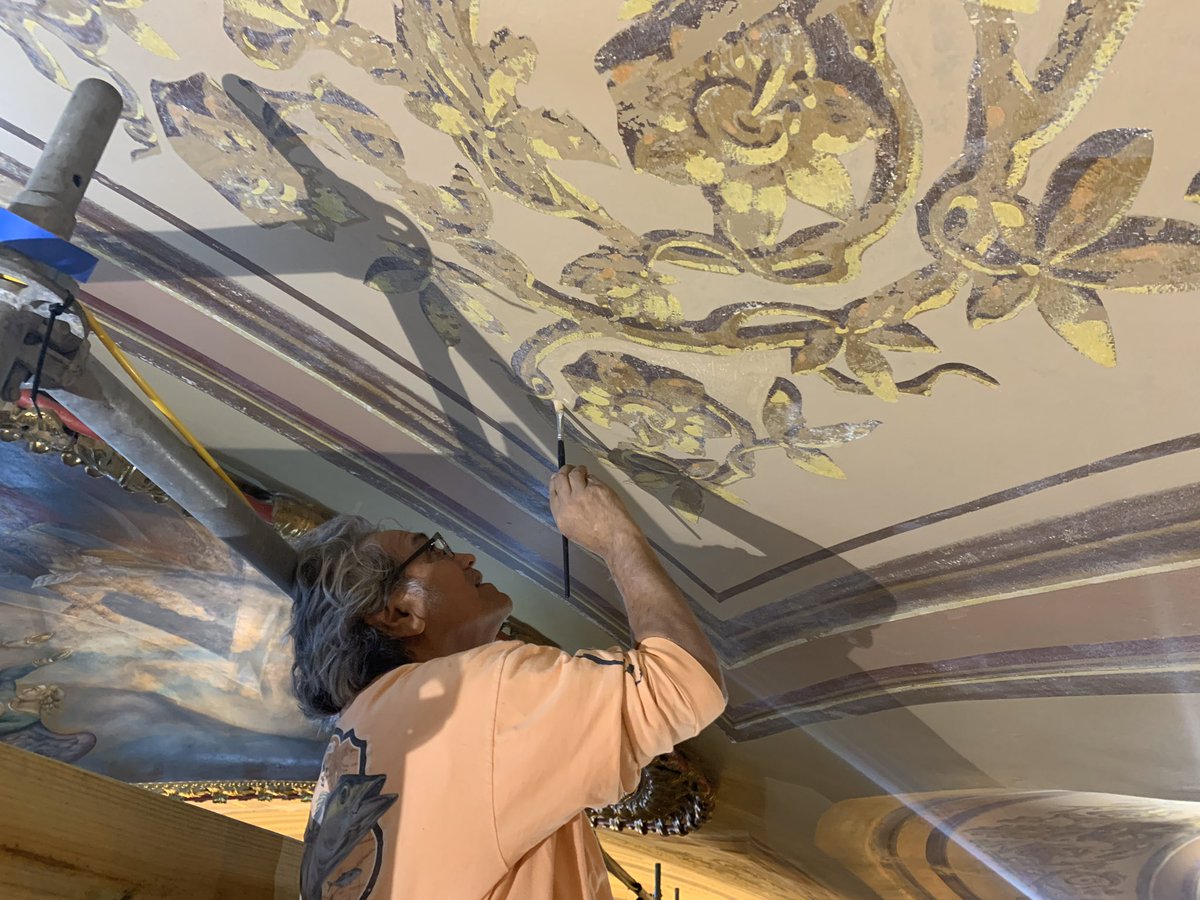 CLA_1976_'s tweet photo. Repairing losses to the decoration through a careful inpainting process.
This limited approach allows the character of the original work to remain intact.
#Conservation #MuralConservation #StationofTheCross #TraditionalMethods #ProfessionalServices #AIC https://t.co/Pv9adENtRk