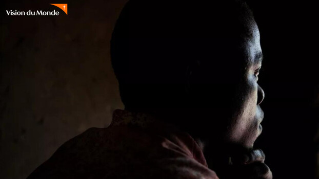 worldvisionfr's tweet photo. 🔴"La pire expérience de ma vie est d'avoir été le témoin de massacres", se souvient Joseph.  
En 2016, il a été enlevé par un groupuscule armé au #Soudan du Sud.  
Joseph n'avait alors que 11 ans !  
Découvrez son histoire ⬇️ 
#thread #conflit #guerre https://t.co/ytFWUndhGd