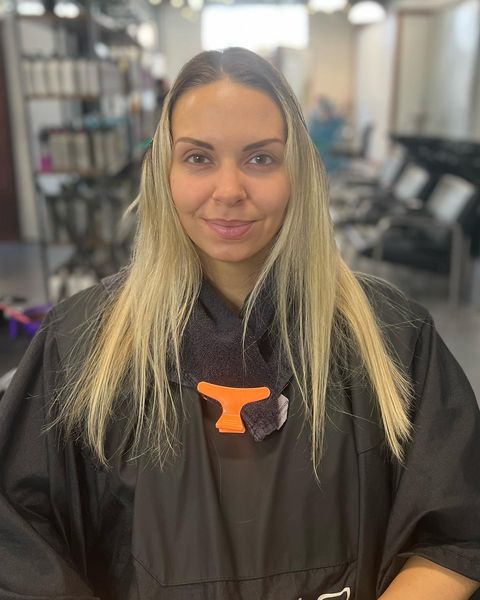 Color Corrections are one of our Specialties! Look at this stunning Before and After by Vanessa!
Click the link in our bio to book your appointment online!🔎
#colorcorrection #atlantahaircolorist #beforeandafterhair 
#atlanta #atlantahair #atlantacolorist #hair #redken