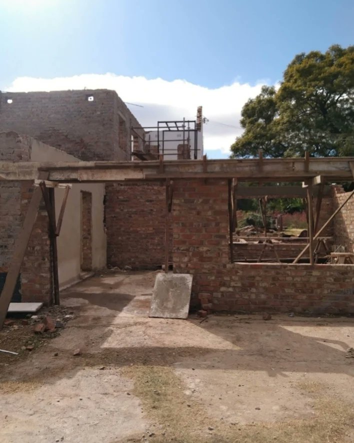 WozoliC's tweet image. #renovations# and #maintanence# works being done at Mt Pleasant. For your your construction services please don't hesitate to contact us and we will assist you right there.
