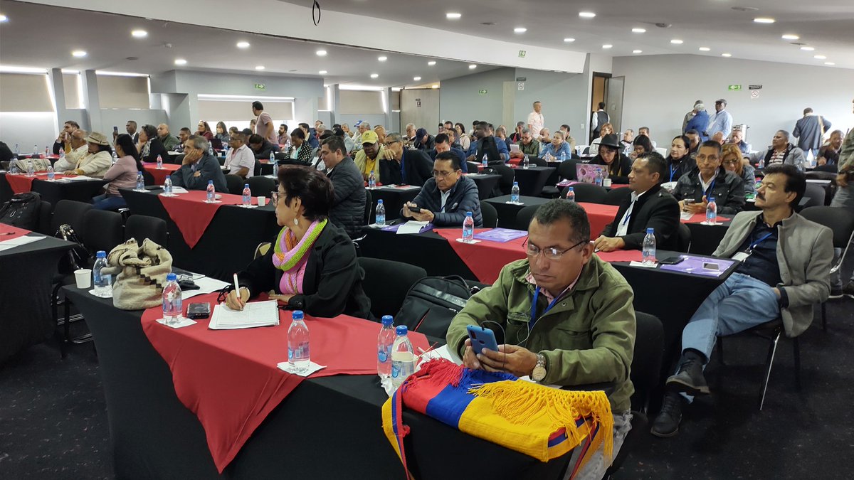 Central Unitaria de Trabajadores tweet media