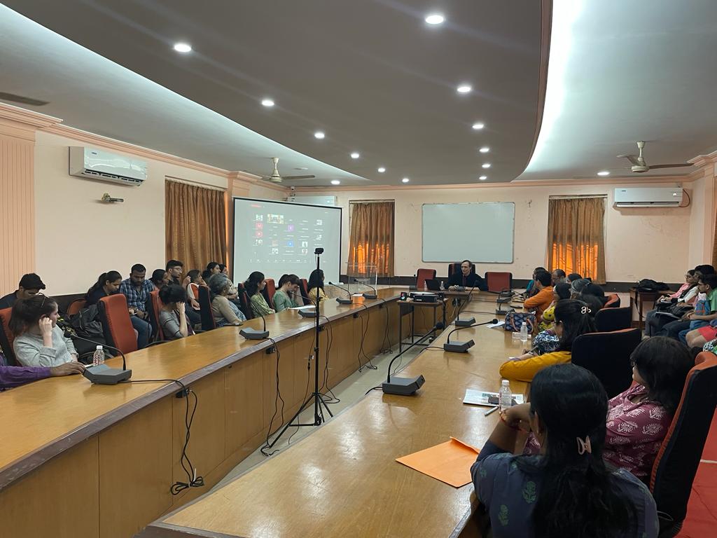 CESMumbai's tweet photo. Prof. Joseph Schaules spoke to the Foreign Language teachers and students of @MumbaiUni today on Interculture. https://t.co/nHZfIwuWig