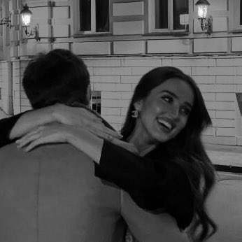 Ethrerea's tweet photo. ㅤ

I wish I could tell you how dear you make me feel; how subtle it is to hear those strings of words of yours through my ears, how holding your hands made everyone else dissapear, and how I could not find the same warmth in anybody else without you near. 

ㅤ https://t.co/7ibi9Sz8Cl
