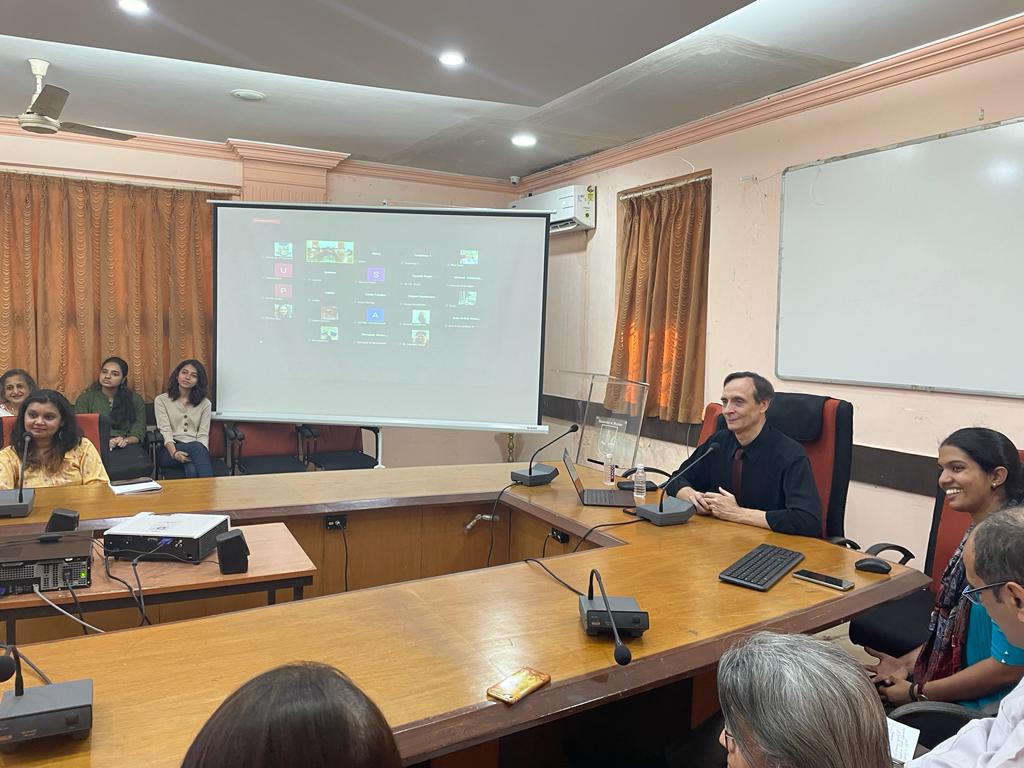 CESMumbai's tweet photo. Prof. Joseph Schaules spoke to the Foreign Language teachers and students of @MumbaiUni today on Interculture. https://t.co/nHZfIwuWig