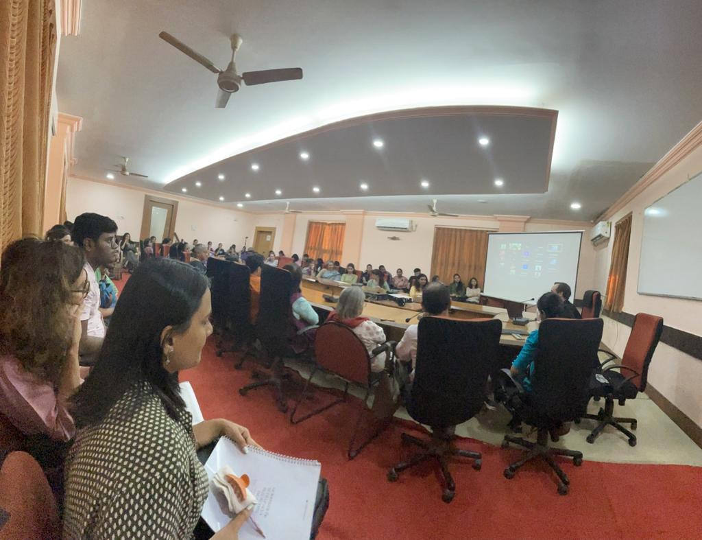 CESMumbai's tweet photo. Prof. Joseph Schaules spoke to the Foreign Language teachers and students of @MumbaiUni today on Interculture. https://t.co/nHZfIwuWig