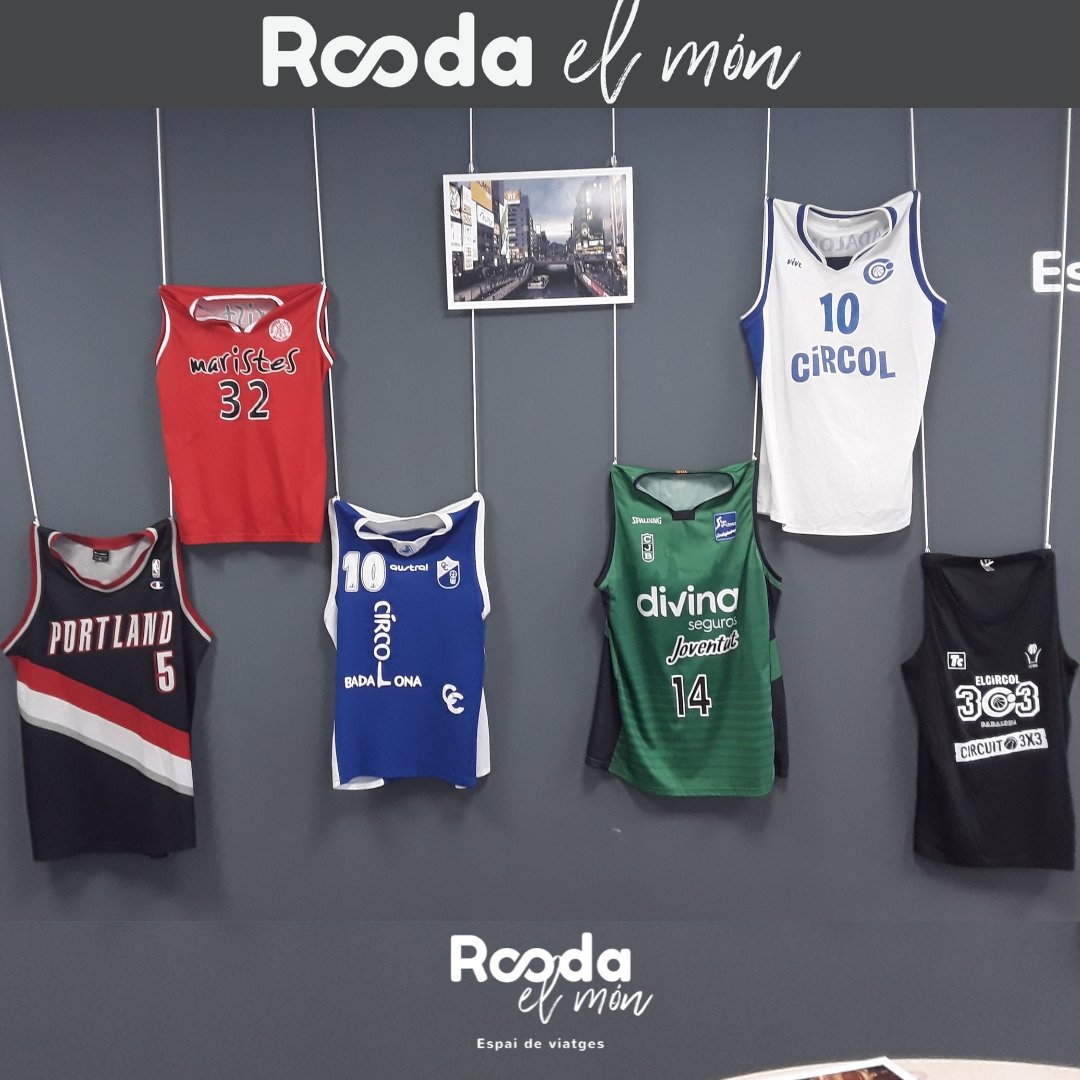 RodaViatges's tweet photo. Roda el Món amb la @penya1930

La ciutat es prepara per a la copa i nosaltres ho hem fet amb les millors gales, per tal de donar suport al bàsquet de Badalona.

#Badalona #Penya #1930 #Roda #Rodaelmon #Circol #Santjosep #Minguella #Maristes #Badalones #Santandreu #Basket #viatges https://t.co/qdby0WehZe