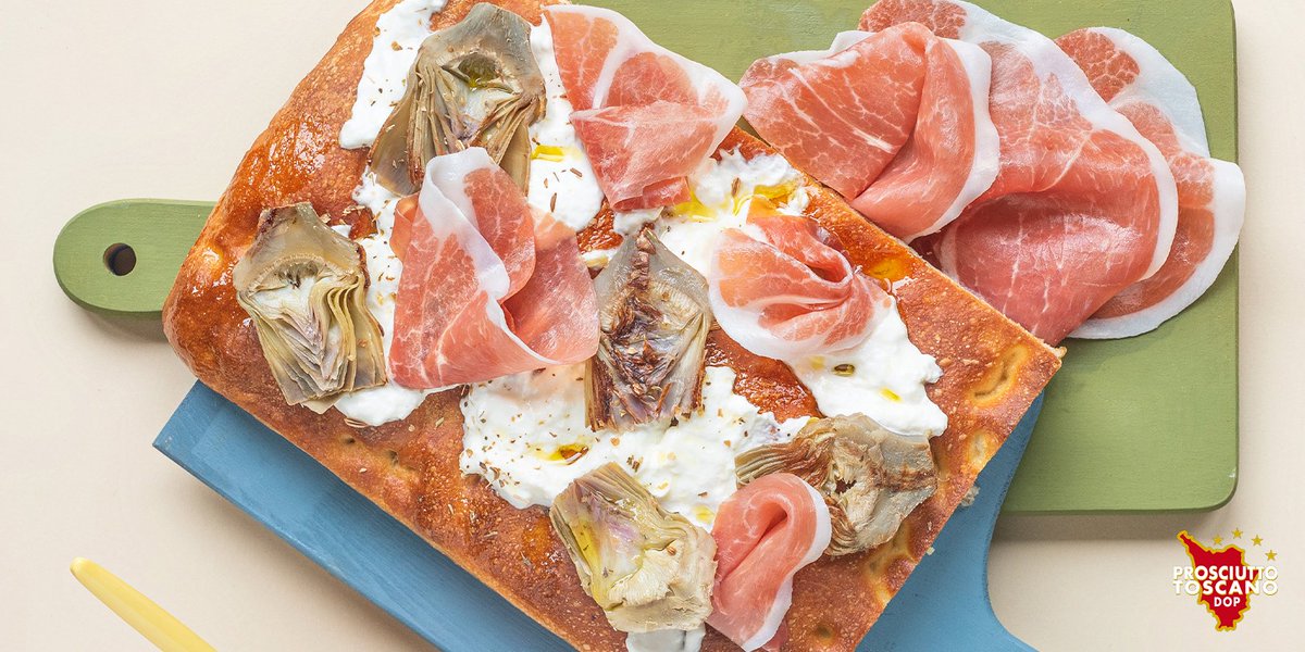 #Focaccia con #ProsciuttoToscanoDOP, #stracciatella e #carciofi. Una vera gioia per il palato!🤤