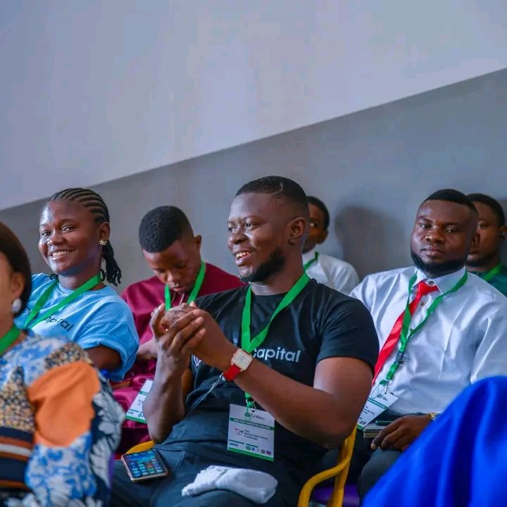 asham_james's tweet photo. Reducing food loss

Today again, Benue @bai_hub , Benue State Government in conjunction  with UNDP in Nigeria  and  First City Monument Bank  
Tackling  food insecurity and  climate crisis  should  be  everyone's  priority
#Agrohack. https://t.co/q3lEdVlkWv
