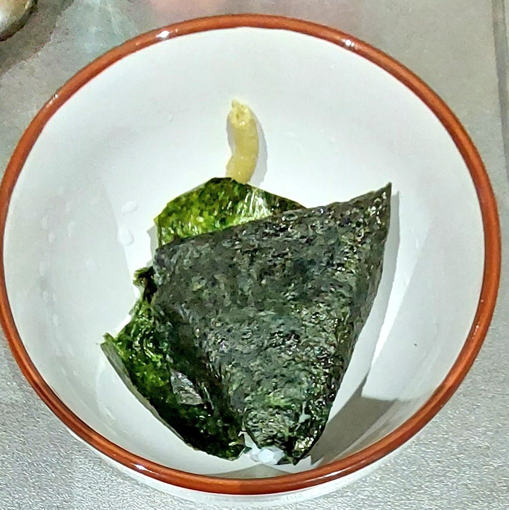 「今日の晩ご飯○おにぎり茶漬け(明太子)ツイッターもなかなか出来ない位時間に追われ」|華麗るうのイラスト