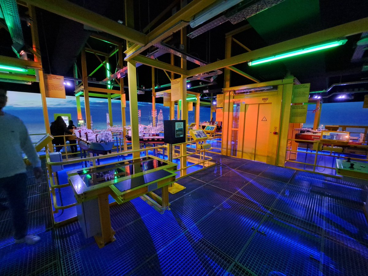 Bezoek aan @maritiemmuseum vanuit lerarenopleiding <a href="/hsrotterdam/">Hogeschool Rotterdam</a>.
Leuke offshore ervaring als start op nieuwe periode van zij-instroomopleiding IvL.
#Rotterdam #lerarentekort #lerarenopleiding