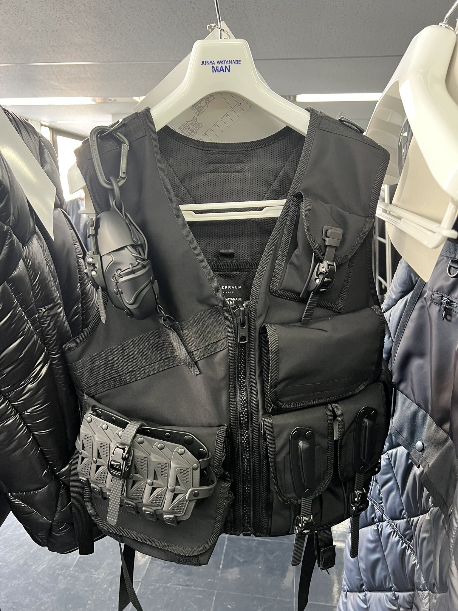 JUNYA WATANABE MAN INNERRAUM ベスト JUNYA WATANABE MAN 23AW 新作