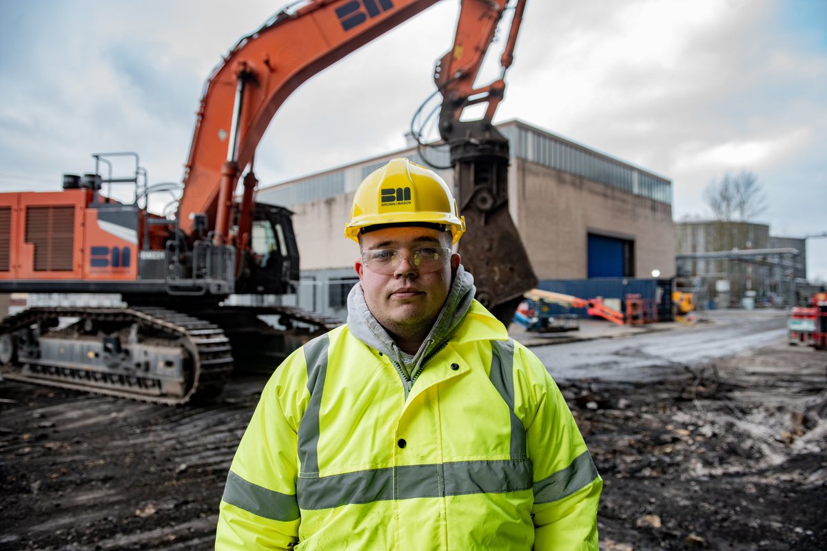 BrownandMason's tweet image. Ben Parry, Cottom Power Station, Lincolnshire

‘Working on site is interesting – the things I have managed to see since being here is brilliant. The online learning is also really good.’
 
#proudofyou #apprenticeweek #trailblazer #apprentice #skills #onthjob #college #demolition