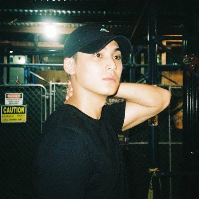 seoksoologist's tweet photo. clandestine
#mingyu x oc 

for him, aly would ruin herself a million little times. https://t.co/DiP4rftNTV