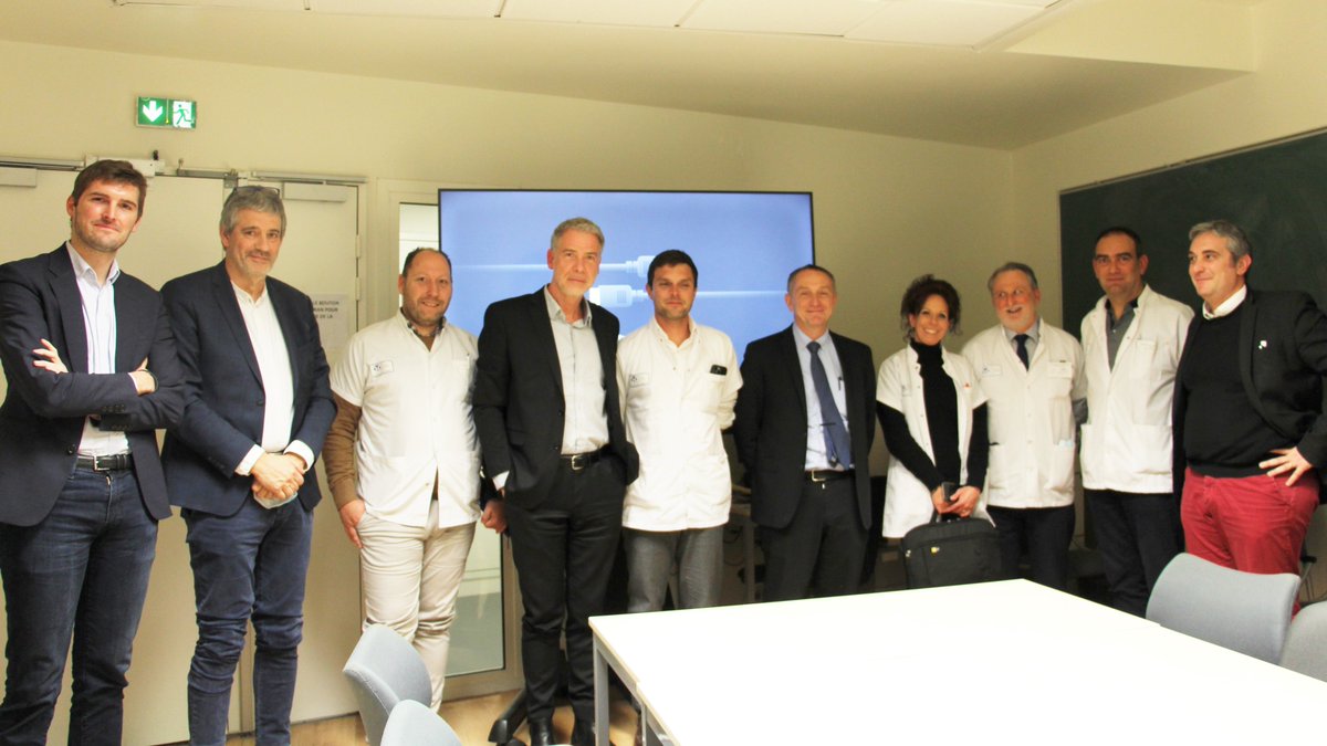 CHUdeNice's tweet photo. [A la découverte de nos pôles]
@RodolpheBourret, Pr @LevrautJ et Dr S. Litrico à la rencontre des équipes du pôle Institut universitaire #locomoteur et du #sport du Pr @nicolasbronsard.
#CHUdeNice #orthopédie #traumatologie #chirurgieréparatrice #SOSmains #chirurgieambulatoire https://t.co/GFlQLhuJLC