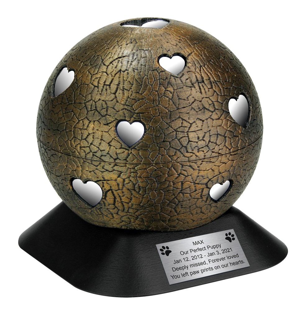 GregspolLTD's tweet photo. We are proud to offer a unique collection of cremation urns crafted by talented artists.Each piece is one-of-a-kind and boasts exceptional design and durability
#cremationurns #memorialurns #cremationkeepsake #honoringmemory #keepsakeurn #cremationjewelry 
https://t.co/N5XdTt0YwH https://t.co/OkvIXUzsva