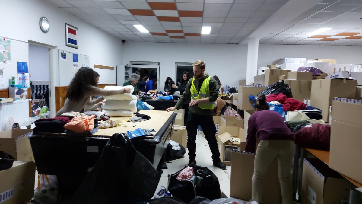 mustafacansati's tweet photo. In addition to the 2 trucks sent the day before, almost 500 boxes were packed and loaded onto the truck yesterday in Maastricht. A number of colleagues from @lawinmaastricht, students from various nations and residents of Maastricht extended a helping hand. https://t.co/WAkyim9lLZ