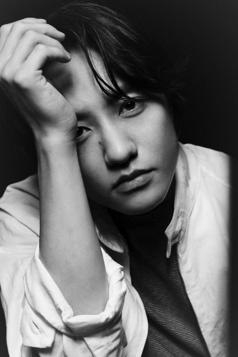 【#BARFOUT! #バァフアウト! 2023年3月号（2/17発売）】

Paraviで全5話配信中の『#ギルガメッシュFIGHT』。#藤原季節 さんが演じたディレクター・加藤は奇人の“品格”さえ感じるほどで、細部にまで熱を宿らせた芝居に終始引き込まれました。藤原季節という俳優の面白さたるや…！（多田）