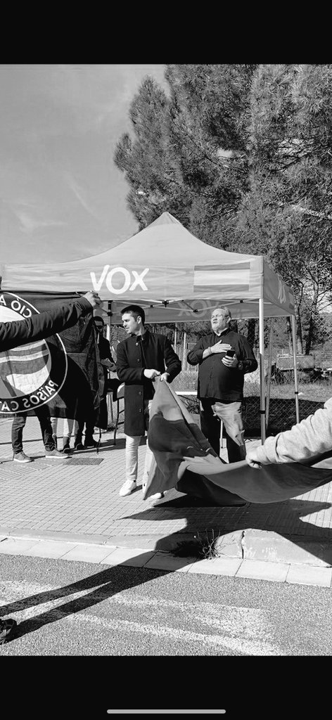 AteneuBegues's tweet photo. 👉 FEIXISME A #BEGUES (I COM COMBATRE'L) 
 
⬇️ FIL 
 
#BeguesAntifeixista https://t.co/OxZPxqNThO