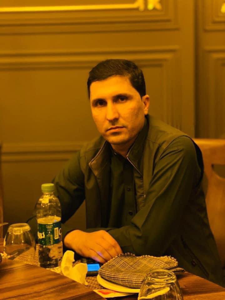 SajjadNuristan's tweet photo. سمیع الله احمدی فعال اجتماعی ولایت لغمان ماه گذشته توسط استخبارات طالبان دستگیر شد و تا حال در بند این گروه است. نزدیکانش میگویند که او در ریاست ۹۰ استخبارات طالبان زندانی است و بر اثر شکنجه ی زیاد در وضعیت ناگوار بسر میبرد. https://t.co/stVb6Mt0kO