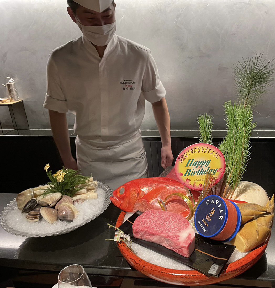Ame_XiM's tweet photo. 33歳の誕生日
皆さま、お祝いのメッセージ本当にありがとうございました。
誕生日会では、大変光栄なことに素敵な方々に囲まれて、デヴィ夫人と一緒に祝っていただきました。半世紀違いの同じ誕生日、、 https://t.co/sUzmA9PFN6