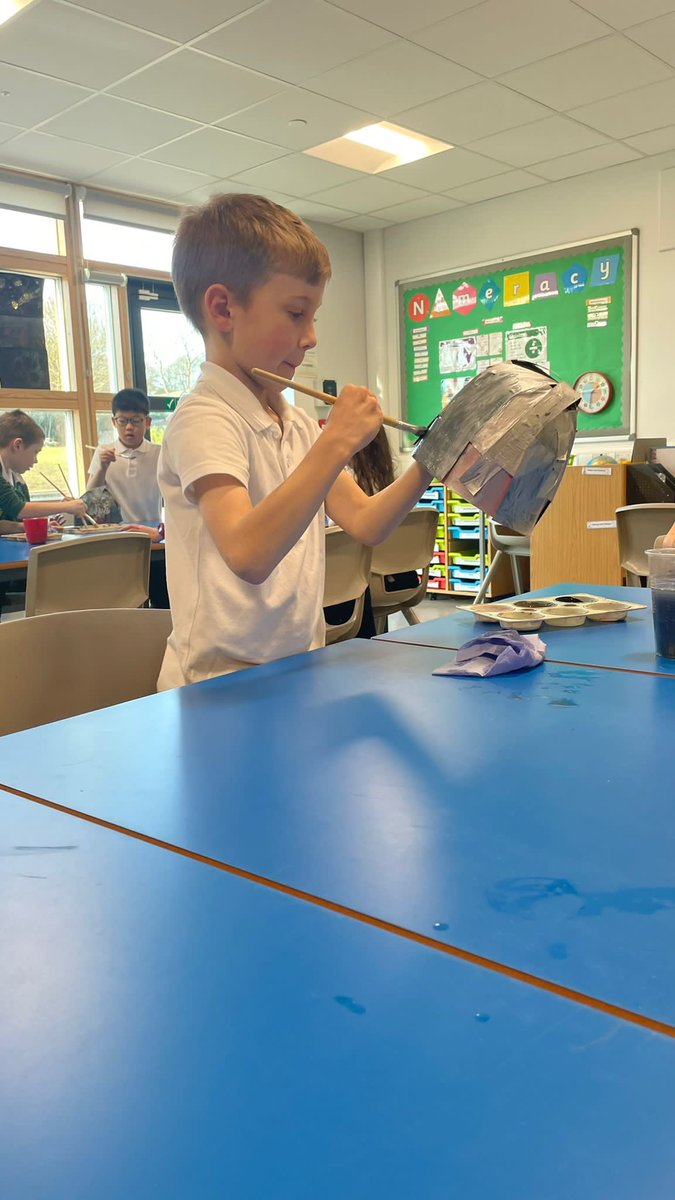 GreenbraeP5's tweet photo. P3/4 have been making Viking helmets with Miss Thomas @Greenbraeschool https://t.co/ZLJnzxm2Gn