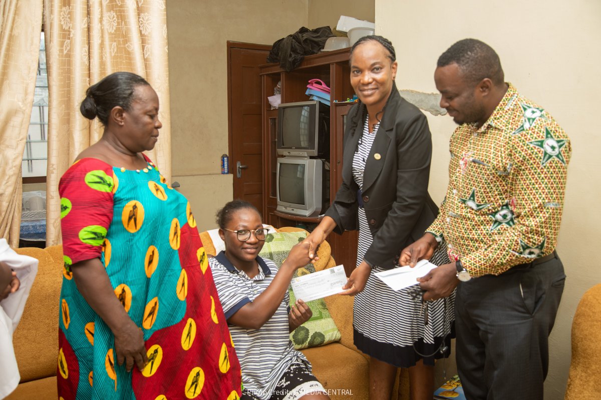 The Mother Was overwhelmed for Support that GRNMA Has done.
#Yemi
#KanagaJnr
#Thabang
#KhosiTheKhontent
#ChrisPaul