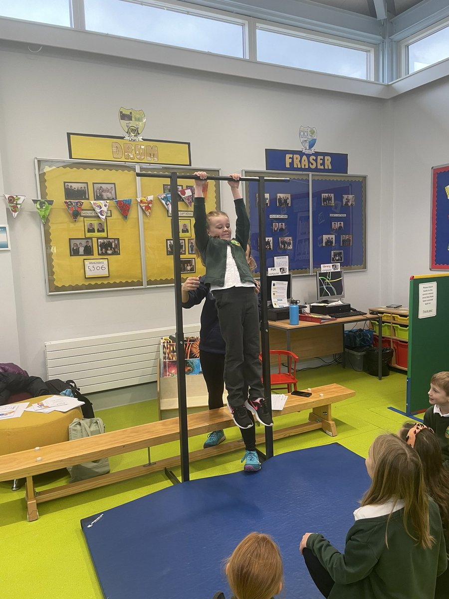 GreenbraeP5's tweet photo. This week we had a visit from the ASV diving coaches. We had a great time learning about all the skills you need to have to be a successful diver @Greenbraeschool https://t.co/s3WZrjWDHB
