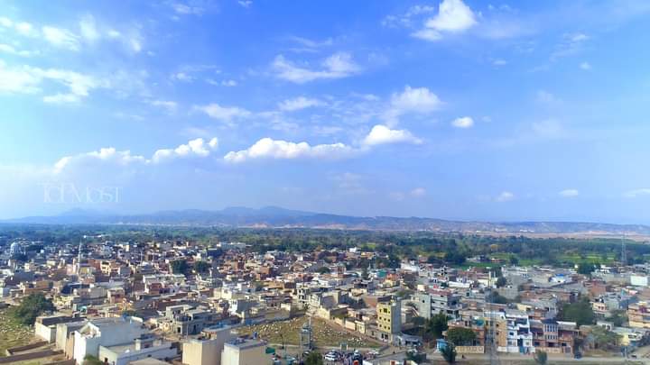 سردی سست کر دیتی ہے 😬گرمی بےحال,😥 
بہار کا رنگین موسم کام نہیں کرنے دیتا🙄 اور 😐خزاں کی اداسی میں کام کرنے کو جی نہیں چاہتا 
باقی بندہ میں بڑا محنتی ہوں 😁😅😂

<a href="/hinaparvezbutt/">Hina Parvez Butt</a>
#YouthWithHinaButt