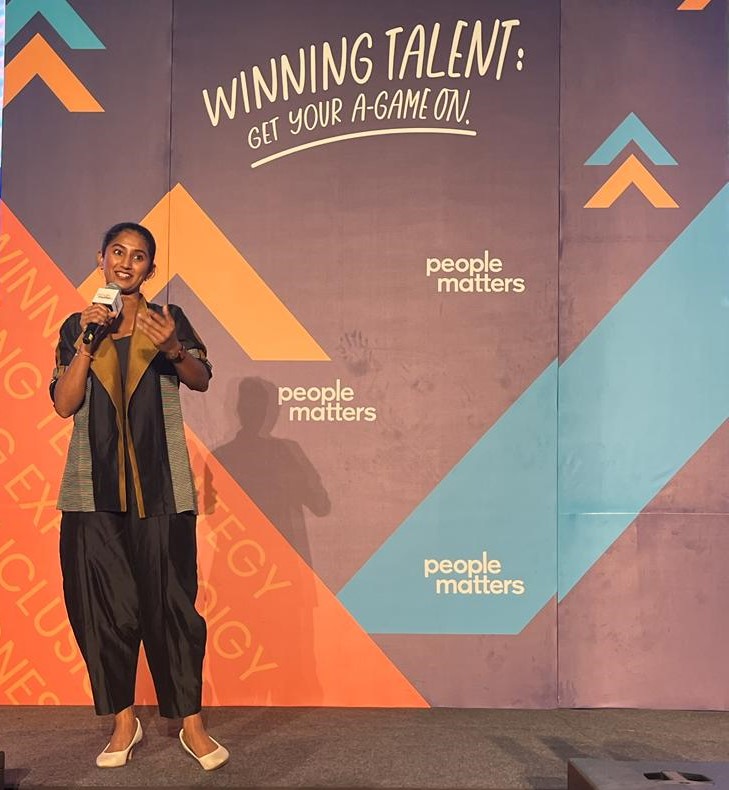 PeopleMatters2's tweet photo. .@AiyyoShraddha in her mega closing note on ‘Bold Moves: Treading On An Unusual Career Path’ candidly reveals her journey from a techie to RJ, TV presenter, influencer &amp; actor and humorously calls herself a rolling stone. ‘Because that’s what most of my career has been.’

#PMTAC https://t.co/anzXLsNXLW