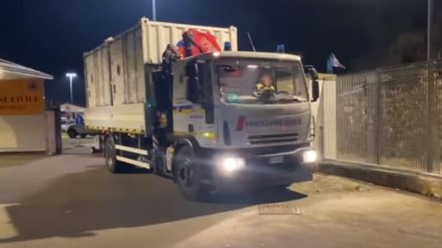 giornaleprociv's tweet photo. #Sisma #Turchia e #Siria. Dpc: in partenza un ospedale da campo light
➡️https://t.co/kZ118xjfrQ
#Terremoto #protezionecivile 
@DPCgov @ProCivPiemonte @ItalianNavy https://t.co/lRVUJiUfBF