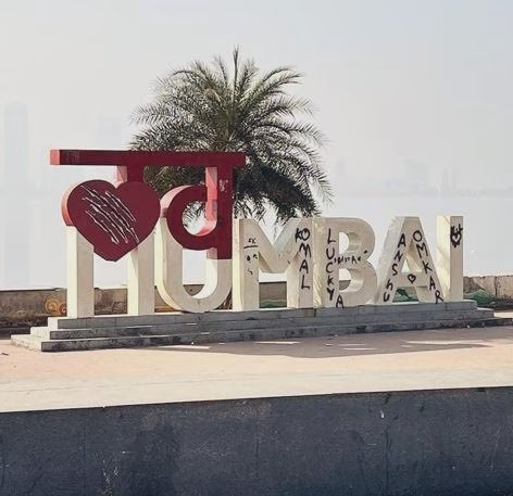 Mayura_25's tweet photo. Ok now I am curious! What are these #heart hoardings in #mumbai?! @NetflixIndia new show?! Can’t wait for the reveal! #HeartHoarding #mumbai #OOHcampaign #OOH #MarketingCampaign https://t.co/nzP6UxIZaH