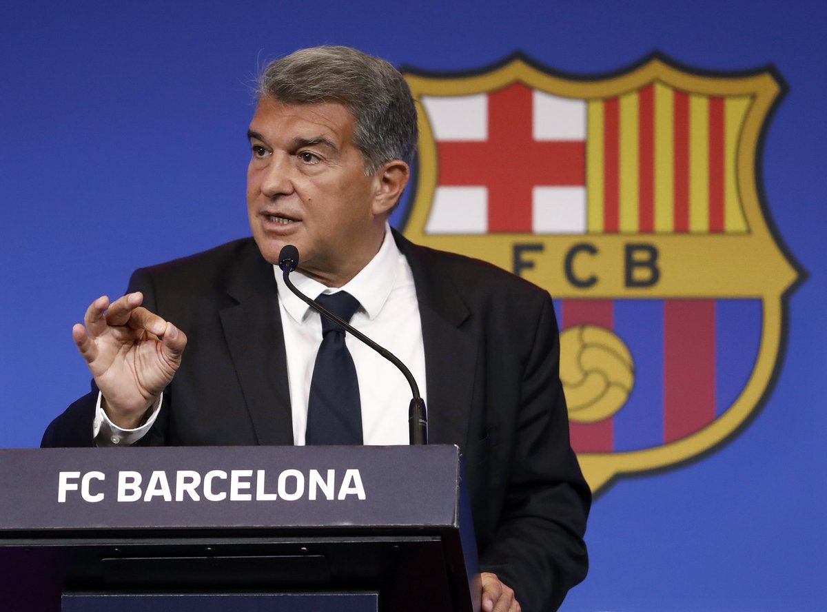 ManagingBarca's tweet photo. 45 minutes speech.

No reading, no hesitation, accurate &amp; vivid explanations. The art of speaking. https://t.co/L0OibvAz2W