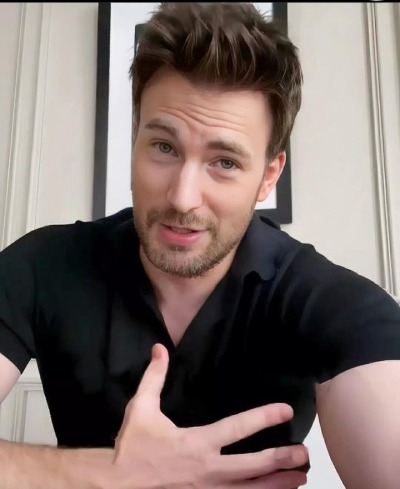 Jenny Barnett on Twitter: "RT @ChrisTheStan: 💙Chris Evans💗"