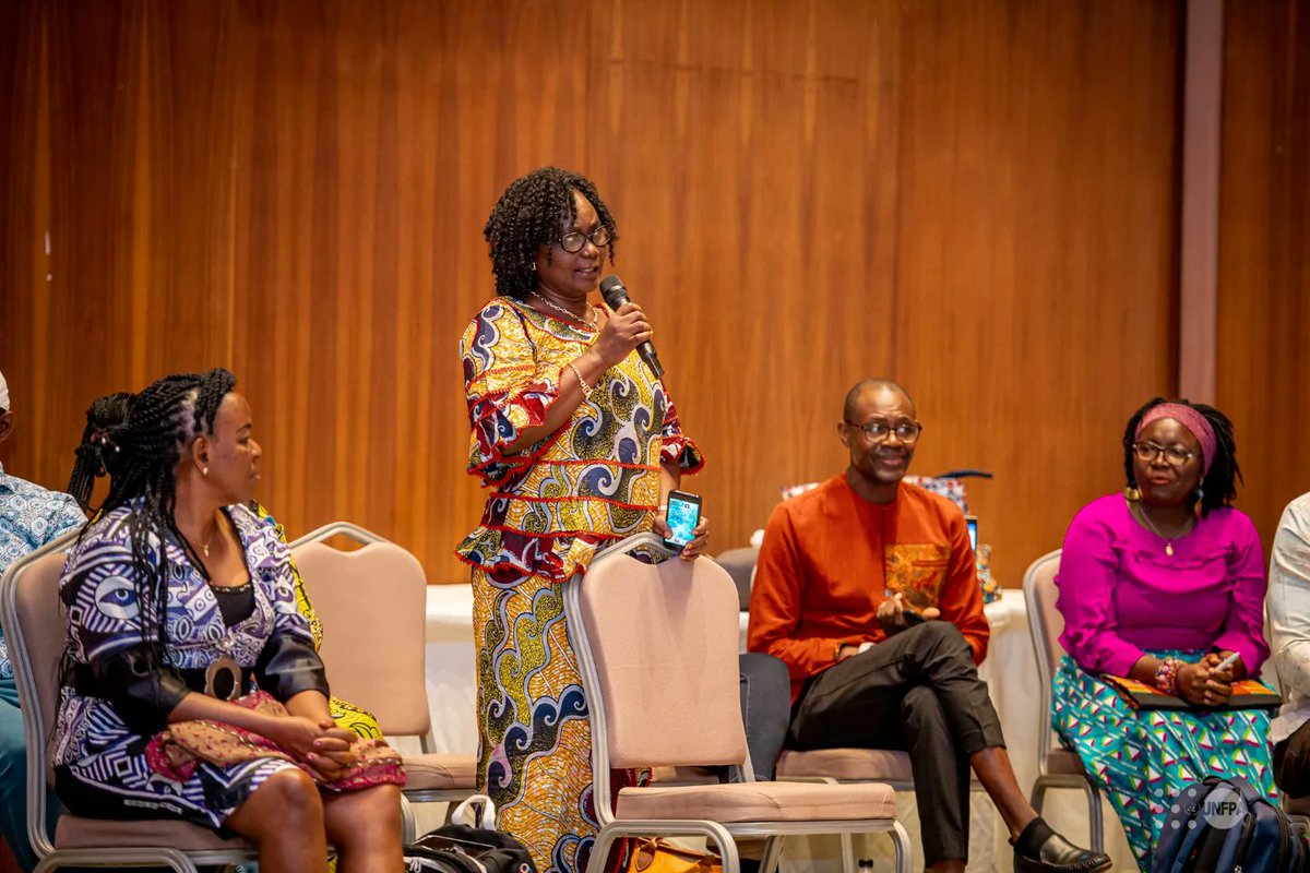 UNFPARDC's tweet photo. 𝐉𝐎𝐔𝐑 2⃣
𝐑𝐄𝐓𝐑𝐀𝐈𝐓𝐄 𝐀𝐍𝐍𝐔𝐄𝐋𝐋𝐄 𝐃𝐔 𝐁𝐔𝐑𝐄𝐀𝐔 𝐔𝐍𝐅𝐏𝐀 𝐄𝐍 𝐑𝐃𝐂 🇨🇩
✅Poursuite des exercices de team building 
✅Bâtir une équipe qui a les valeurs de #SIMBA en  langue Swahili et lion en français https://t.co/I8cVUYy8Qs