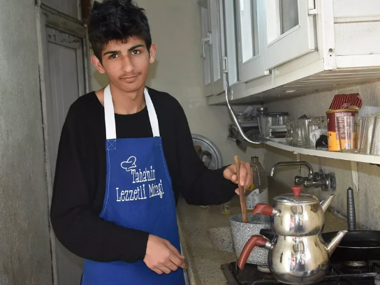 samedyuksel06's tweet photo. Taha Duymaz'ı enkaz altından çıkarın.

Yoksulluk içinde yaşadı ailesiyle. Bir şeyler denedi birçok akranı gibi, biraz para gördü. Çok gençti daha. Tam şansı dönmüşken gariban ailesiyle şimdi enkaz altında.

#Marasayetisemiyoruz
Ankara'ya
Fatih Altaylı
Ahbap
İptal
#Turkcell 
HAARP https://t.co/oVOcl7moCc